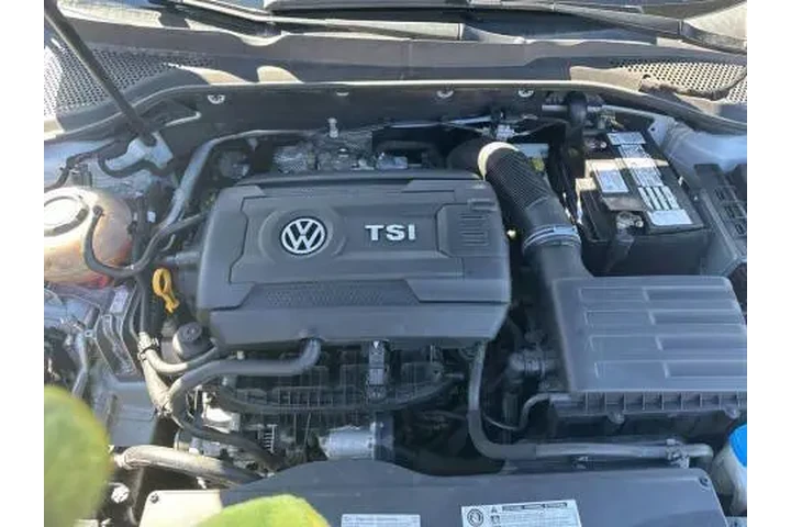 2018 Golf GTI SE image 8