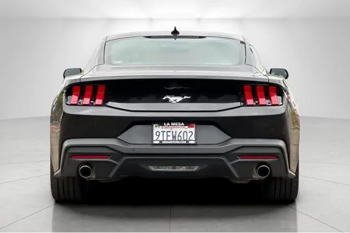 $33995 : Ford Mustang 2025 EcoBoost P image 4