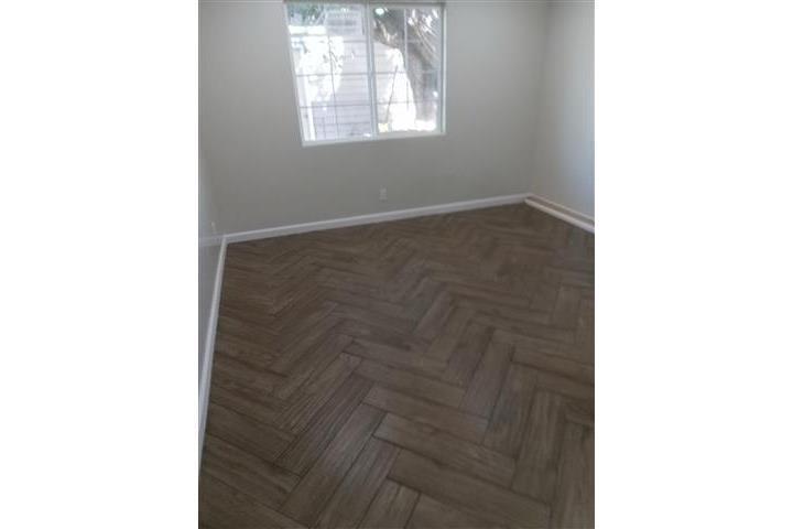 $1250 : SOUTH GATE CASITA  DUPLEX image 1