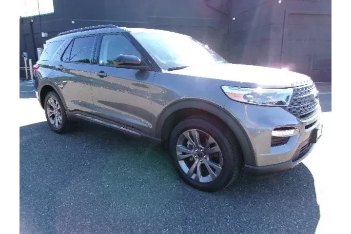 $34996 : Ford Explorer 2022 AWD XLT 4 image 2