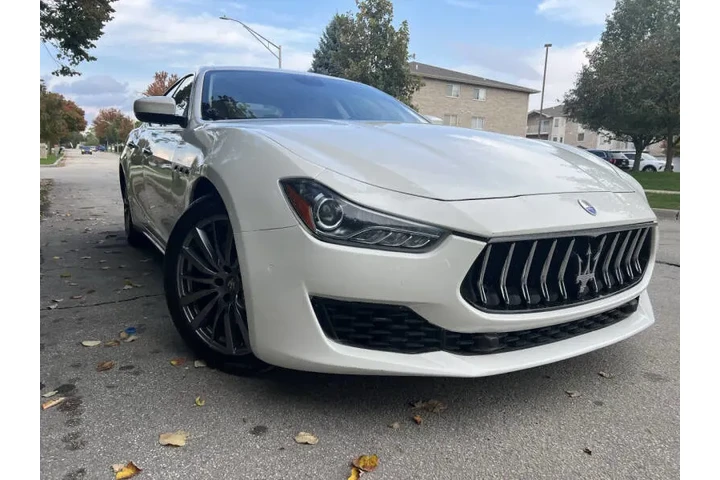 $15991 : 2018 Ghibli S image 1