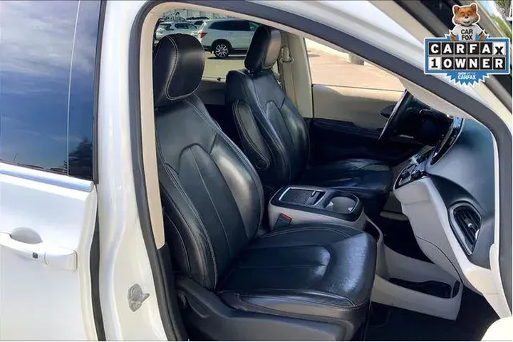 $25985 : Chrysler Pacifica 2022 Touri image 7