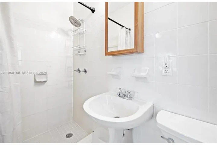 $1450 : 3 Levine Realty, image 1