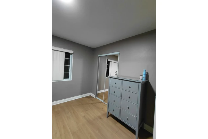 $850 : Cuartos Amueblado en ELA image 1