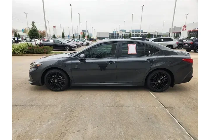 $32010 : Toyota Camry 2026 SE 4dr Sed image 4