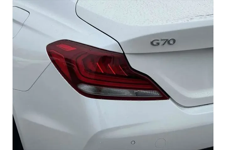 $22950 : Genesis G70 2021 AWD 2.0T 4d image 8