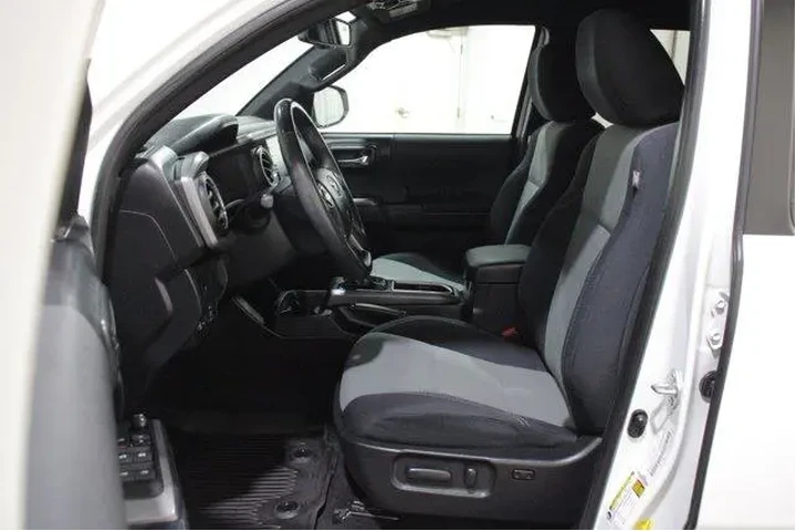 $36983 : Toyota Tacoma 2021 4x4 TRD O image 3