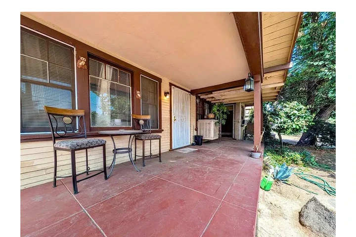 $1250 : 2 bedroom más área de oficina image 1