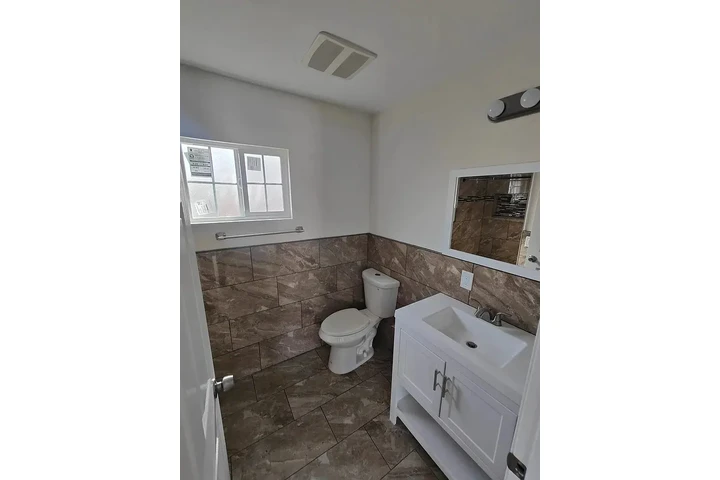 $800 : Beautiful ..San Bernardino, CA image 6