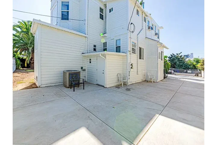 $1450 : 1 Bedroom Apt for rent in LA image 6