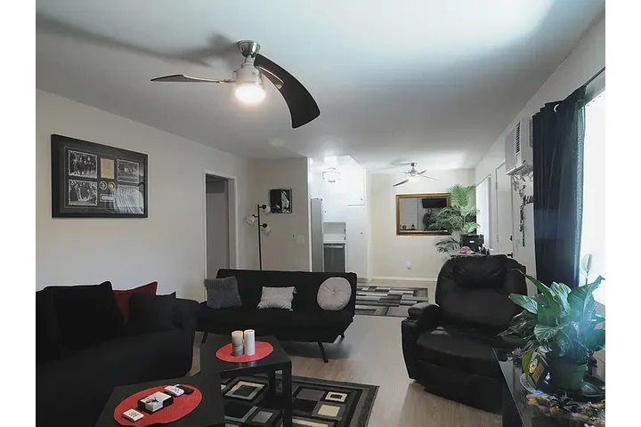 $1650 : Fantastic 2bd 2ba @Riverside image 2