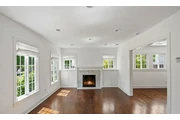 $2550 : 3 Bed Home in N Plymouth Blvd thumbnail