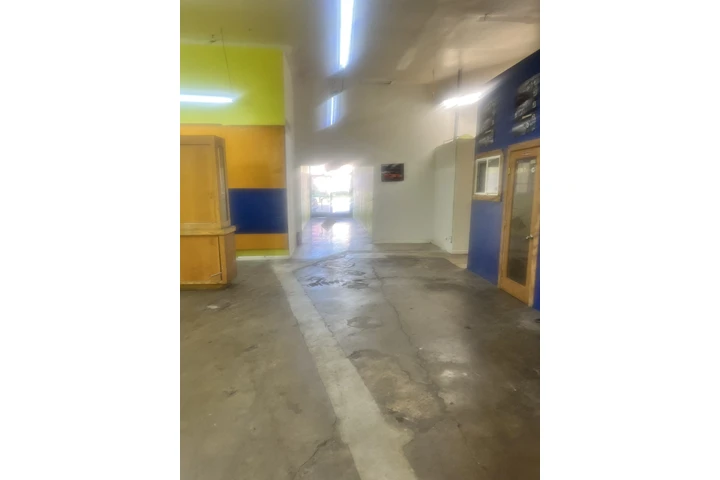 $3500 : Local de renta image 4