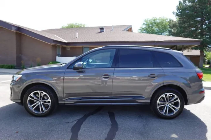 $46959 : 2025 Q7 quattro Premium Plus image 6