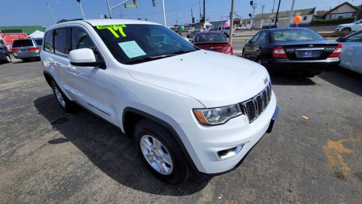 $16995 : 2017 Grand Cherokee Laredo image 3