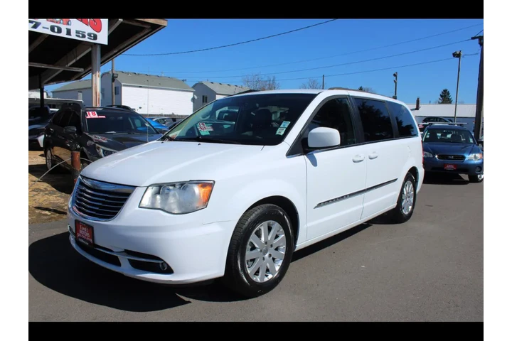 $11995 : 2016 Town & Country 4dr Wgn T image 1