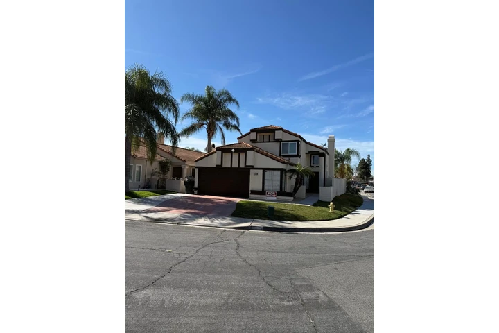 $3700 : RENTÓ CASA EN FONTANA image 1