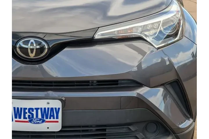 $17243 : Toyota C-HR 2019 XLE 4dr Cro image 8