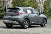 $25997 : Nissan Rogue 2023 Platinum 4 thumbnail