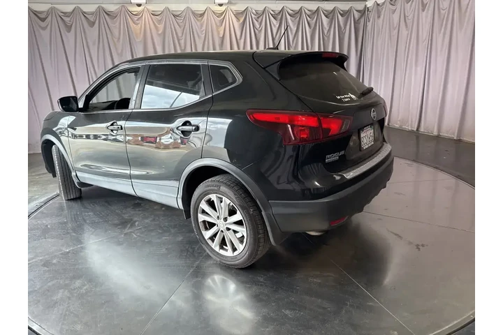 $10084 : Nissan Rogue Sport 2017 S 4d image 3