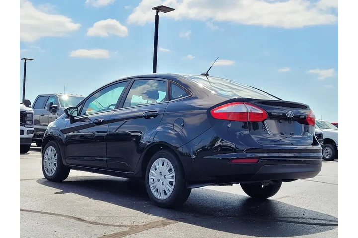 $7998 : Ford Fiesta 2018 S 4dr Sedan image 6