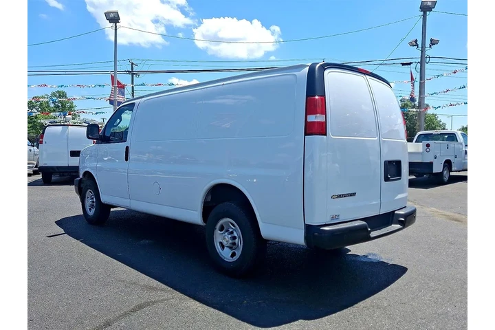 $22400 : 2023 Express 2500 Cargo image 4