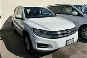 $9300 : 2013 Tiguan S 4Motion thumbnail