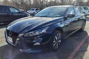 $19500 : PRE-OWNED 2021 NISSAN ALTIMA thumbnail