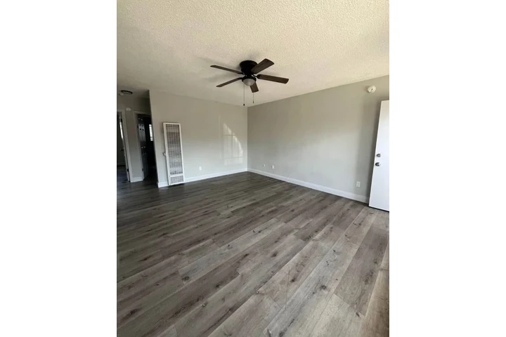 $2400 : Apartamento en renta image 7