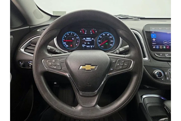 $16998 : Chevrolet Malibu 2021 LT 4dr image 10