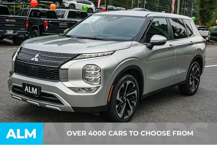 $20920 : Mitsubishi Outlander 2023 SE image 3