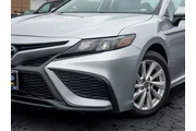 $27895 : Toyota Camry 2023 SE 4dr Sed thumbnail