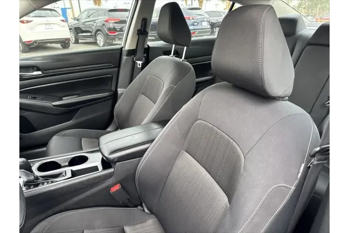 $21999 : Nissan Altima 2024 2.5 SV 4d image 9