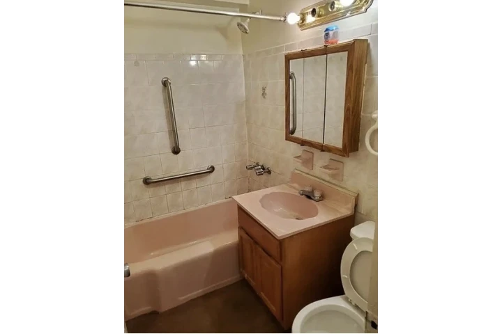 $1250 : Single occupant only image 4