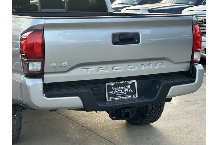 $31796 : Toyota Tacoma 2021 4x4 TRD P image 7