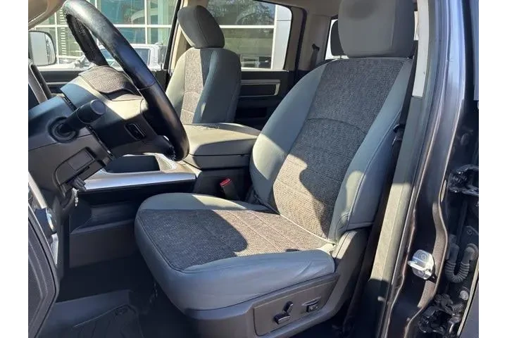 $28990 : Ram 1500 Classic 2019 4x4 Bi image 8