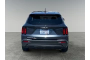 $29850 : Kia Sorento 2023 LX 4dr SUV thumbnail