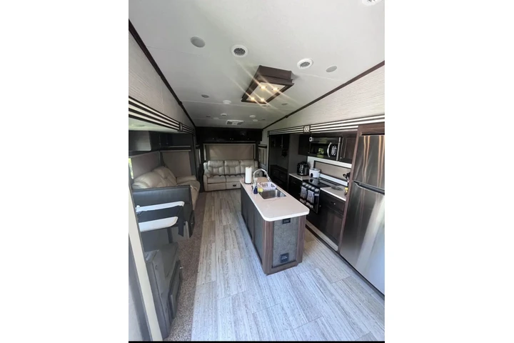 $1500 : Renta RV lujoso y moderno image 8