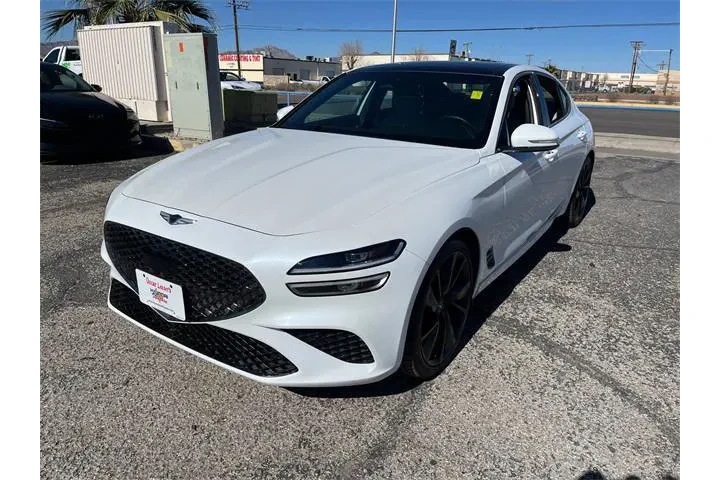 $33338 : Genesis G70 2023 AWD 2.0T 4d image 3