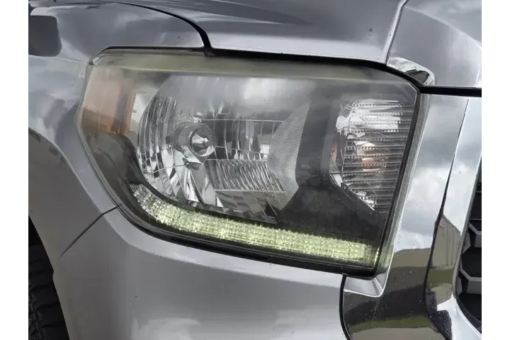 $27555 : Toyota Tundra 2021 4x4 TRD P image 9