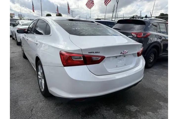 $5850 : 2017 Malibu LT image 3