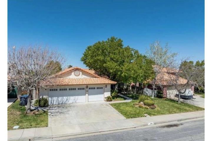 $3400 : CASA EN PALMDALE CON PISCINA image 9