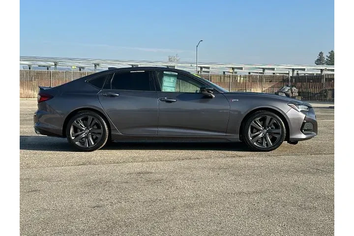 $33990 : Acura TLX 2022 4dr Sedan w/A image 2