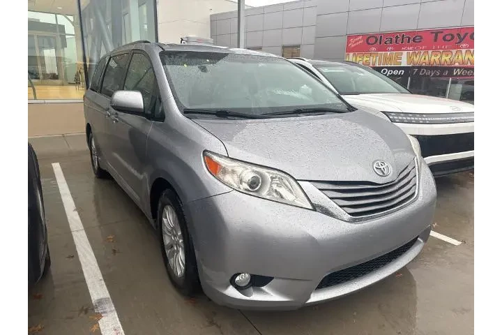 $23268 : Toyota Sienna 2017 XLE 7-Pas image 2