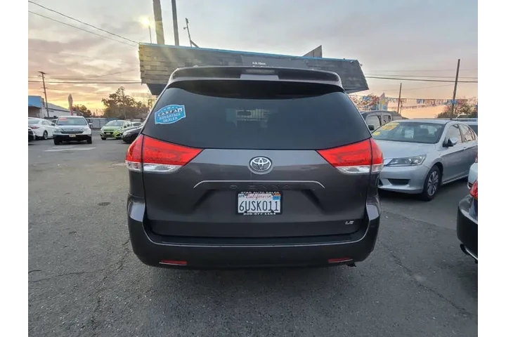 $10899 : 2012 Sienna LE 7-Passenger Au image 8
