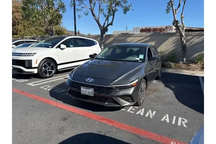 $20500 : Hyundai ELANTRA 2025 SEL Spo image 1