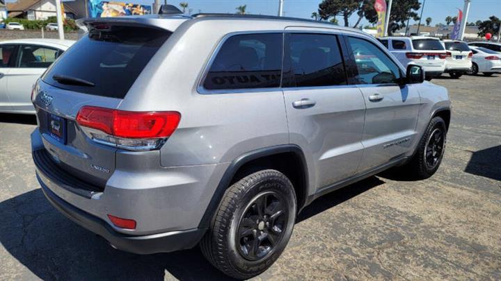 $14995 : 2017 Grand Cherokee Laredo image 4