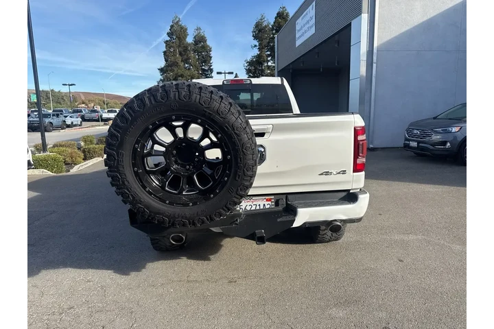 $32999 : Ram 1500 2020 4x4 Laramie 4d image 7