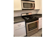 $2500 : 3 Bedroom House In Koreatown thumbnail