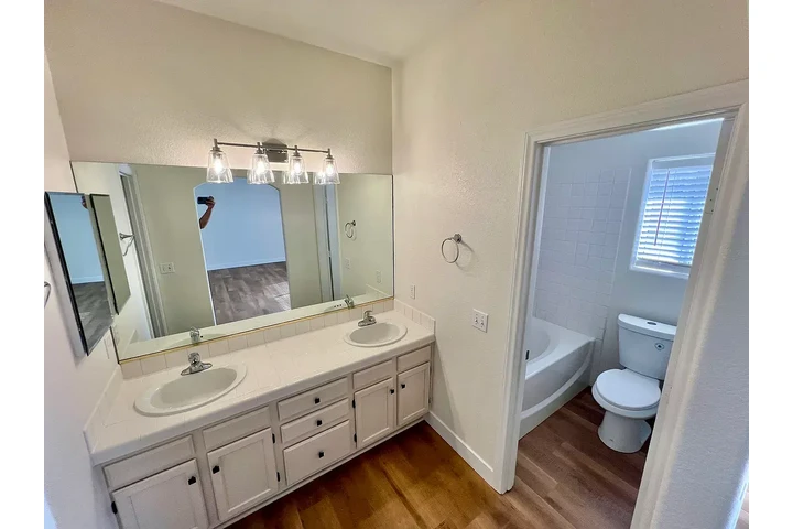 $1200 : North Las Vegas -Available image 7